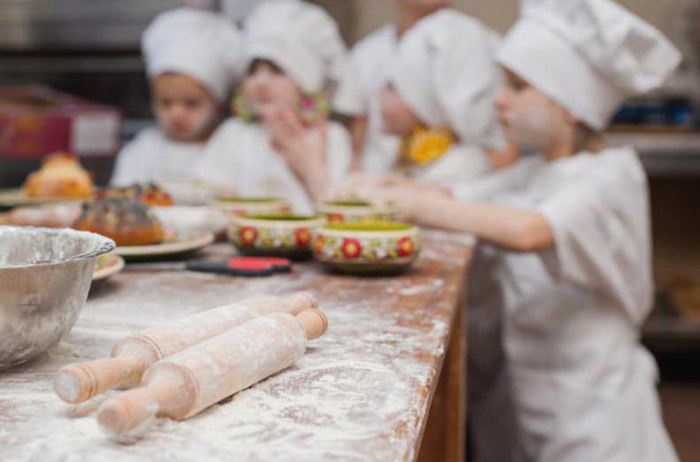 Jakie są zalety warsztatów kulinarnych dla dzieci?